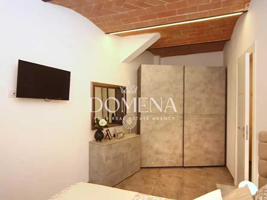 Immagine 17 di Appartamento in vendita  a Siena