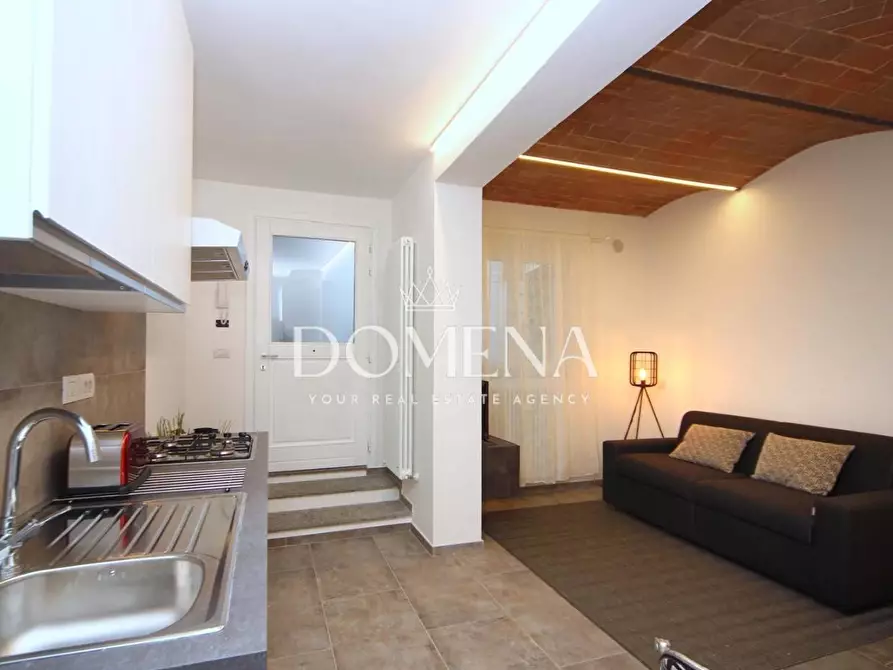 Immagine 21 di Appartamento in vendita  a Siena