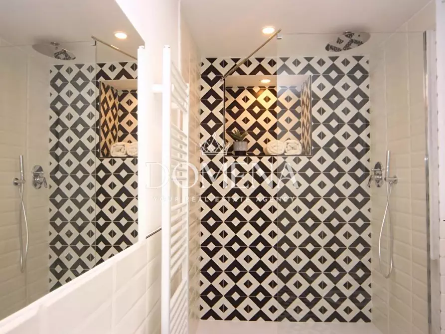 Immagine 7 di Appartamento in vendita  a Siena