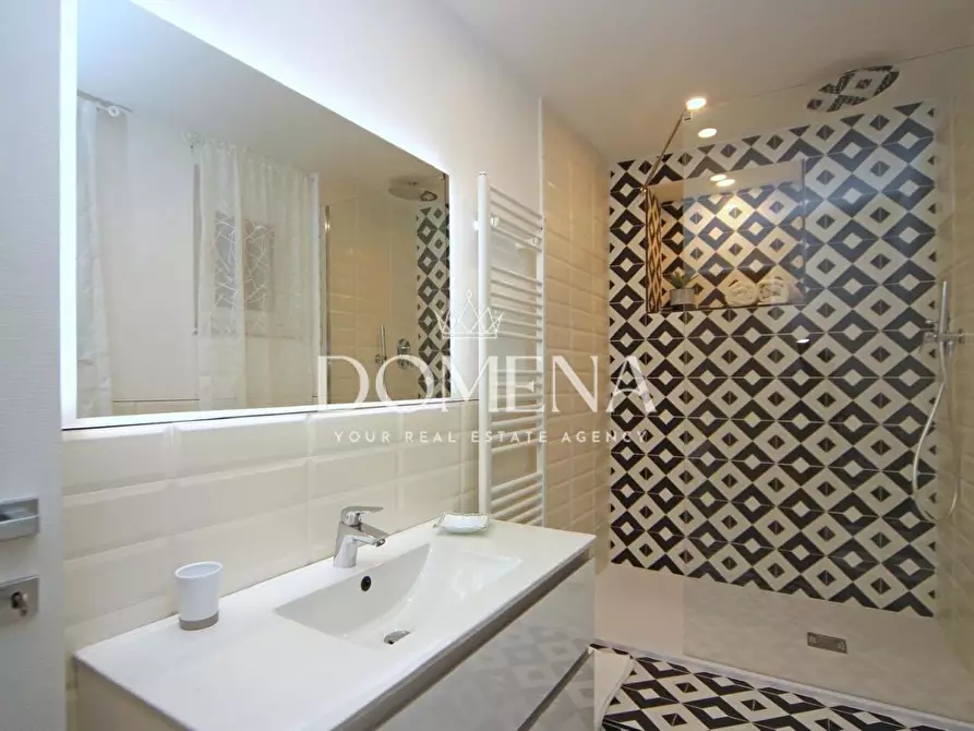 Immagine 8 di Appartamento in vendita  a Siena