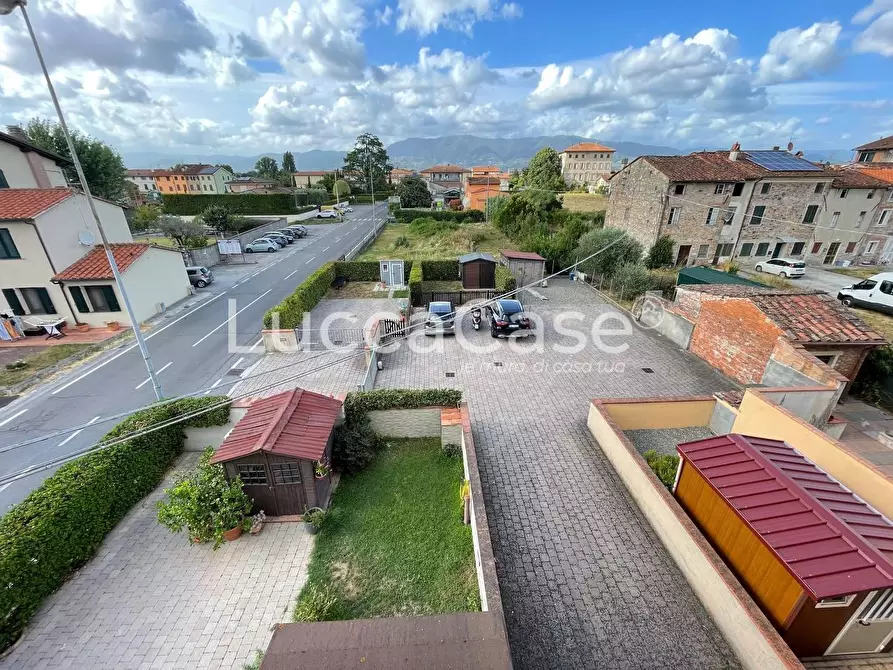 Immagine 16 di Appartamento in vendita  a Capannori