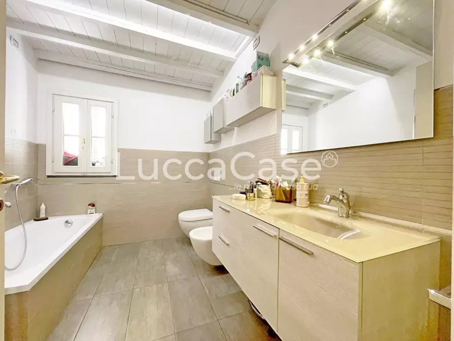 Immagine 16 di Appartamento in vendita  a Capannori