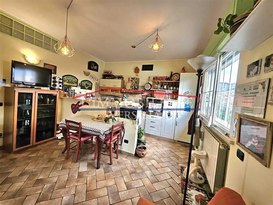 Immagine 13 di Villa in vendita  a Montignoso