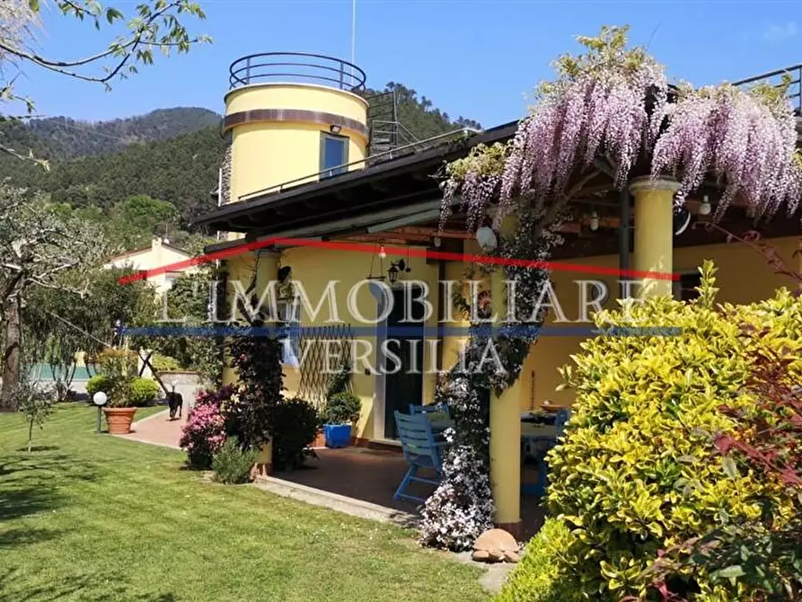 Immagine 7 di Villa in vendita  a Montignoso