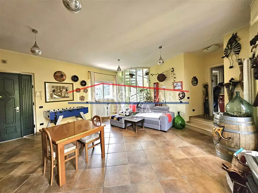 Immagine 11 di Villa in vendita  a Montignoso