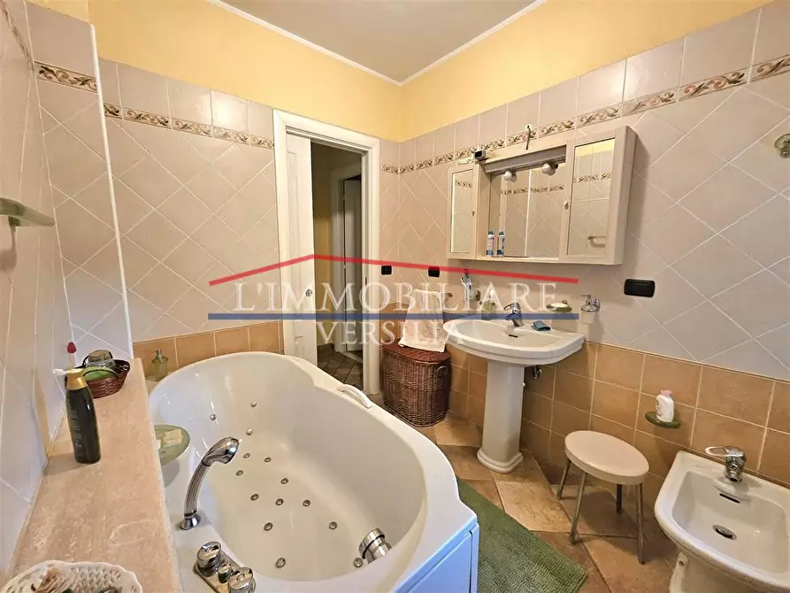 Immagine 20 di Villa in vendita  a Montignoso