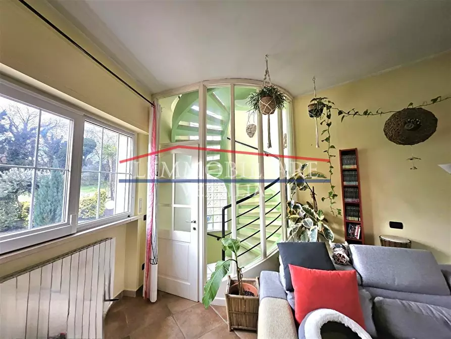 Immagine 15 di Villa in vendita  a Montignoso