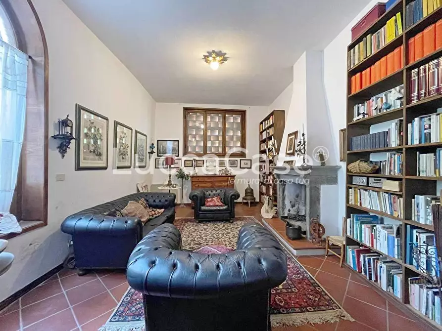 Immagine 13 di Rustico / casale in vendita  a Lucca