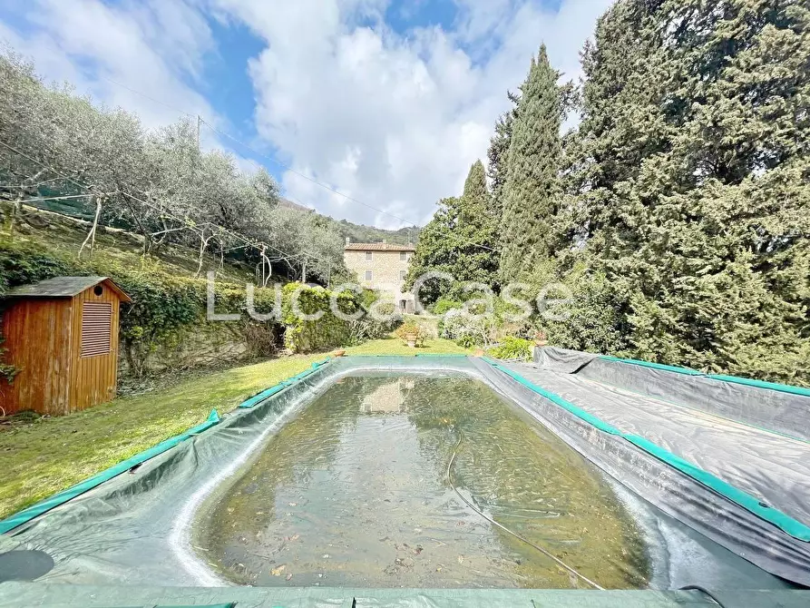 Immagine 7 di Rustico / casale in vendita  a Lucca