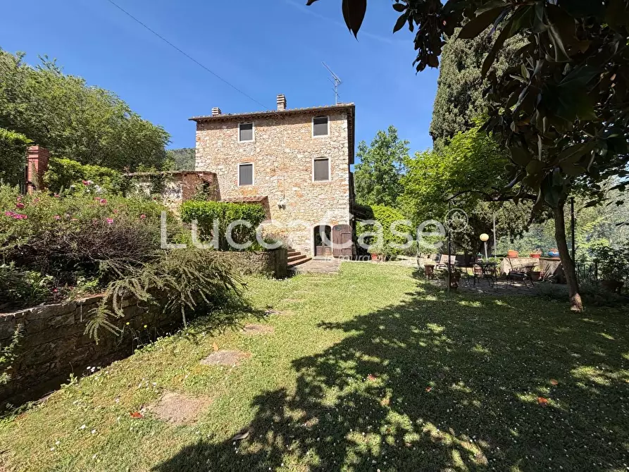 Immagine 37 di Villa in vendita  a Lucca