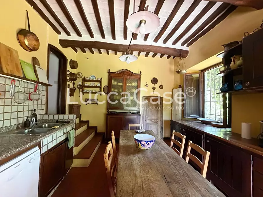 Immagine 7 di Villa in vendita  a Lucca