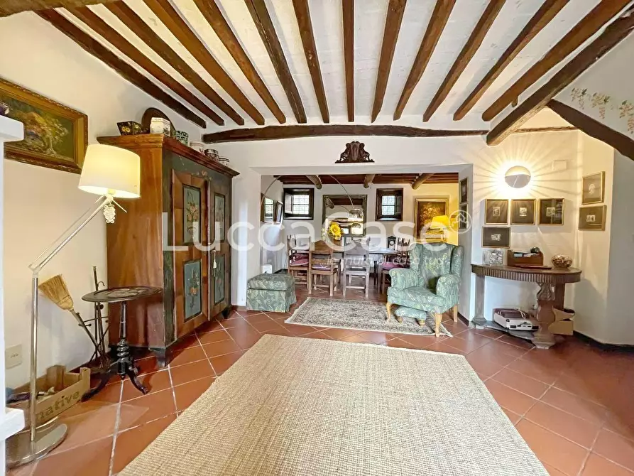 Immagine 8 di Rustico / casale in vendita  a Lucca