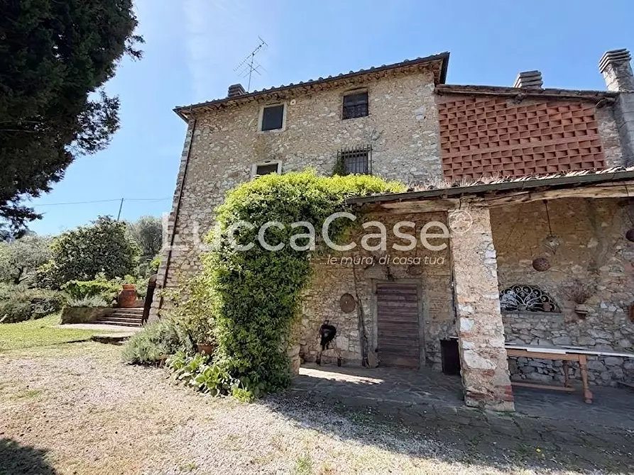 Immagine 35 di Villa in vendita  a Lucca
