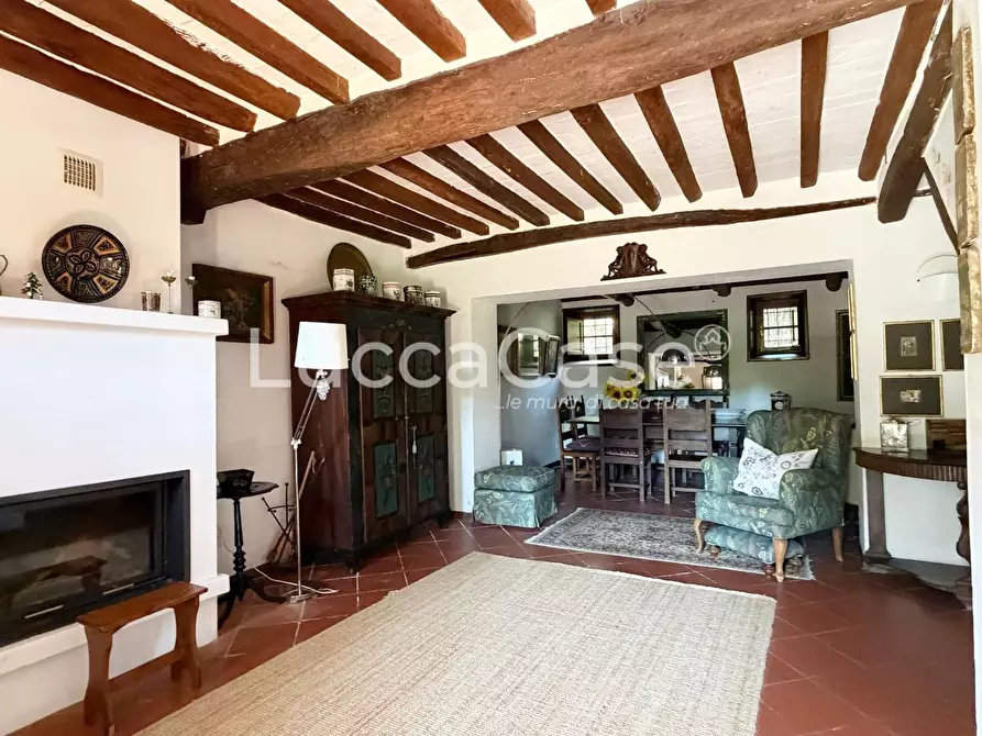 Immagine 18 di Villa in vendita  a Lucca