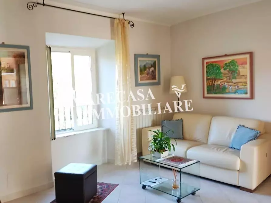 Immagine 1 di Appartamento in vendita  a Massa