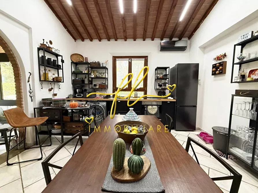 Immagine 11 di Appartamento in vendita  a Riparbella