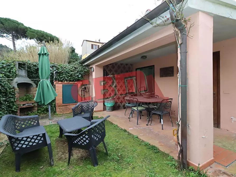 Immagine 3 di Casa semindipendente in vendita  a Livorno