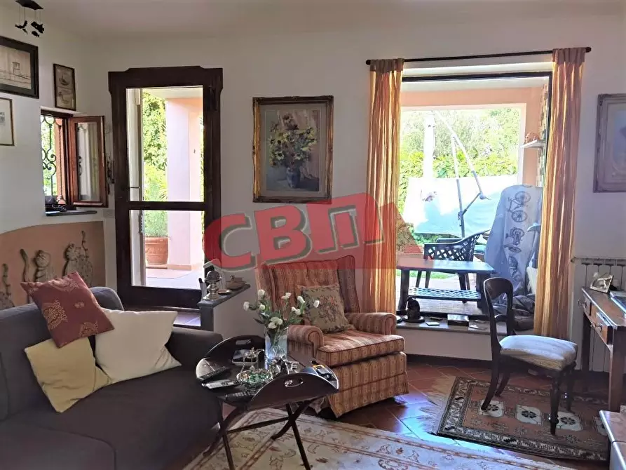 Immagine 16 di Villa in vendita  a Livorno