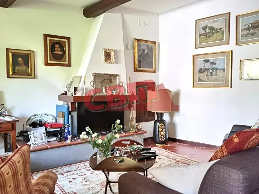 Immagine 11 di Villa in vendita  a Livorno