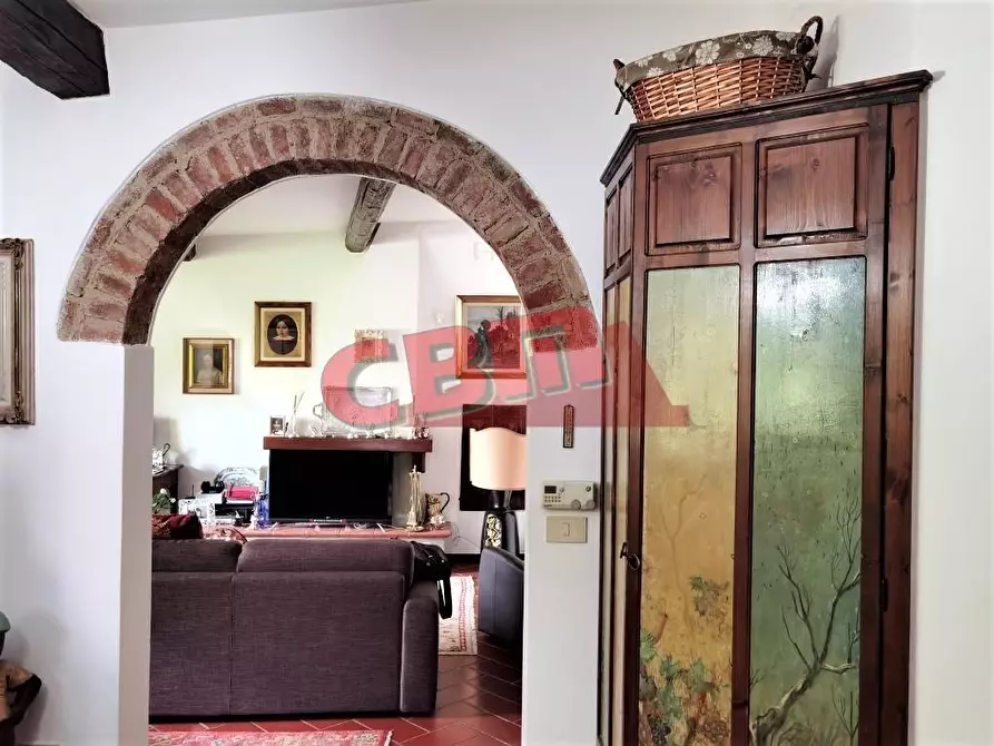 Immagine 17 di Villa in vendita  a Livorno