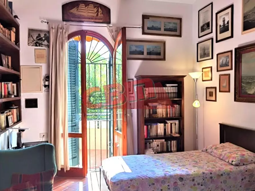 Immagine 26 di Villa in vendita  a Livorno