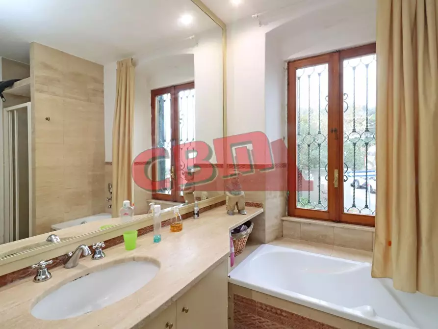 Immagine 17 di Casa semindipendente in vendita  a Livorno