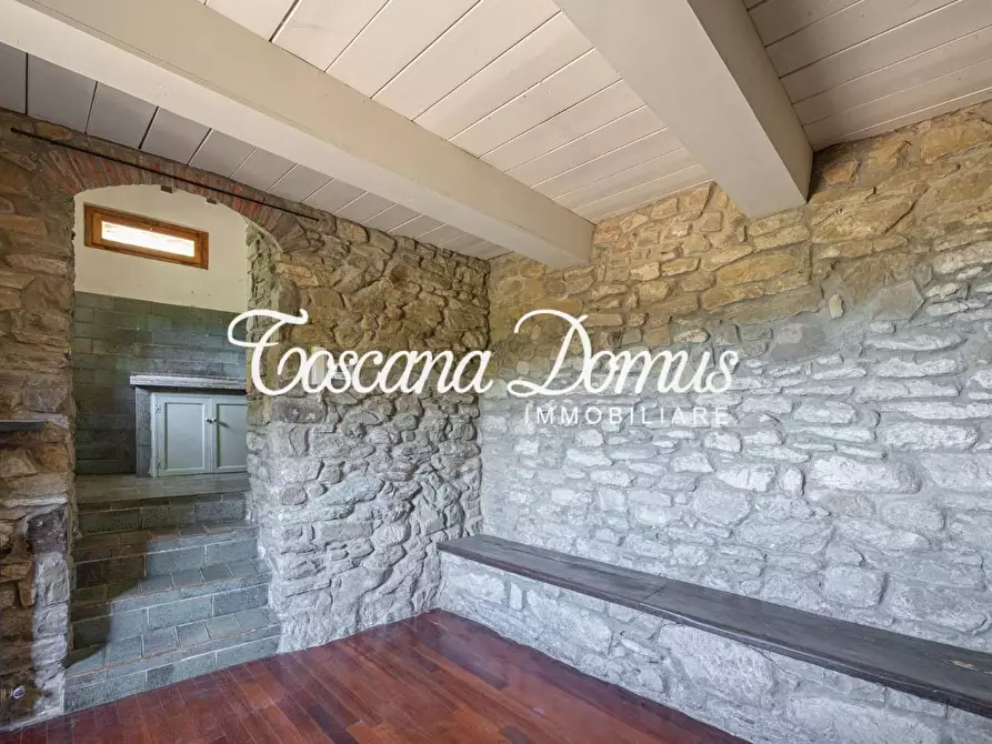 Immagine 18 di Casa colonica in vendita  a Cortona