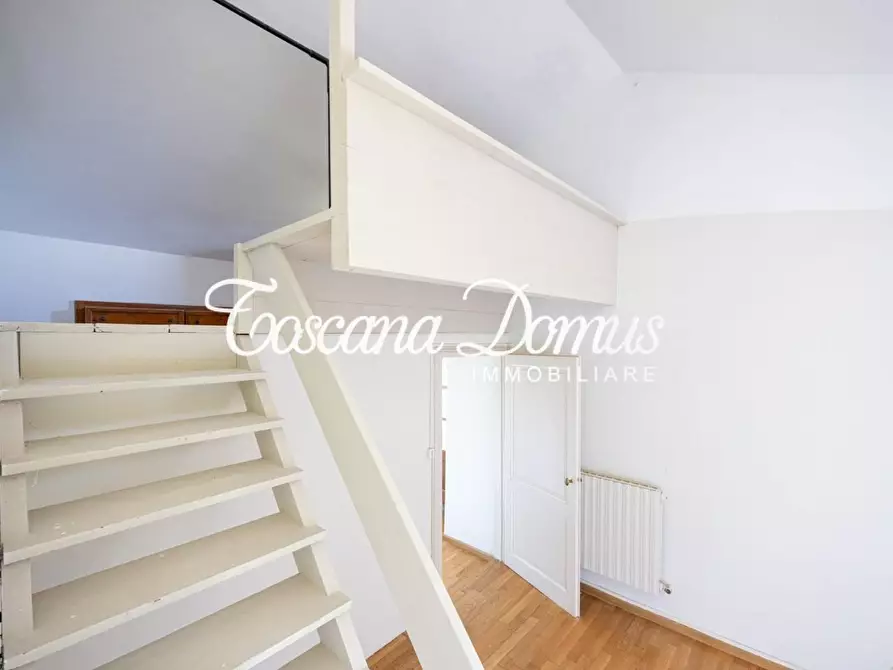 Immagine 27 di Casa colonica in vendita  a Cortona