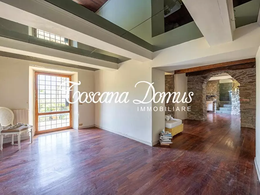 Immagine 15 di Casa colonica in vendita  a Cortona