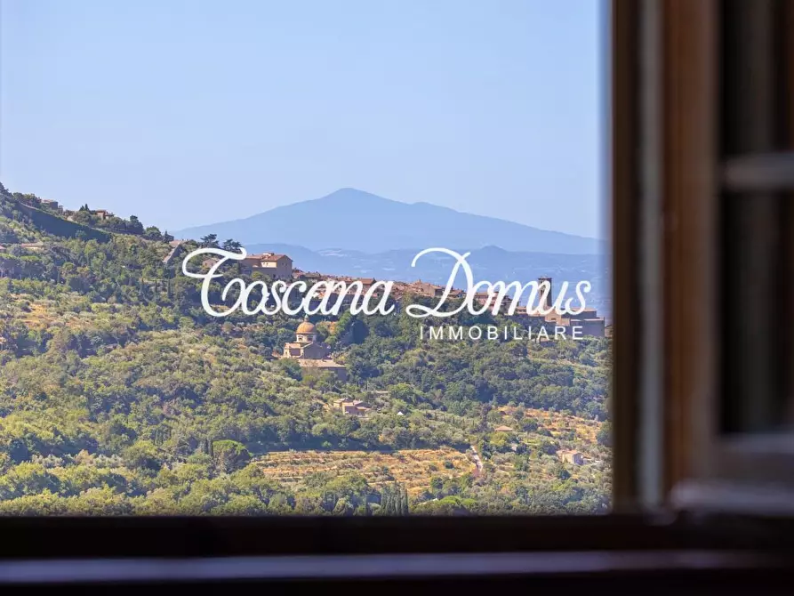 Immagine 24 di Casa colonica in vendita  a Cortona