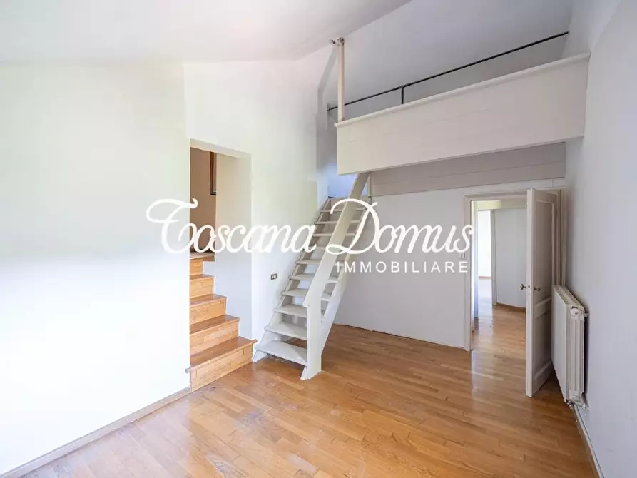 Immagine 28 di Casa colonica in vendita  a Cortona