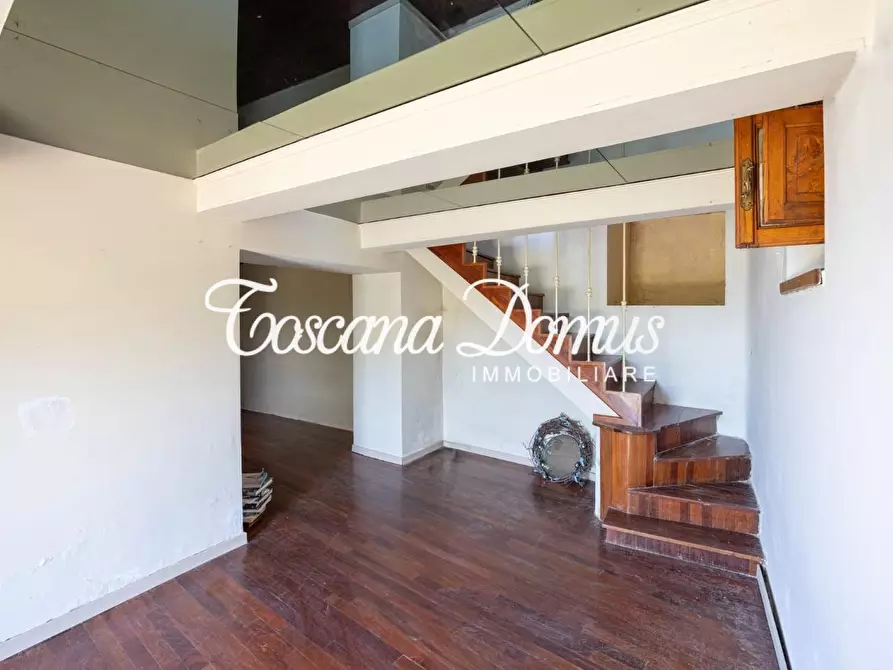 Immagine 23 di Casa colonica in vendita  a Cortona