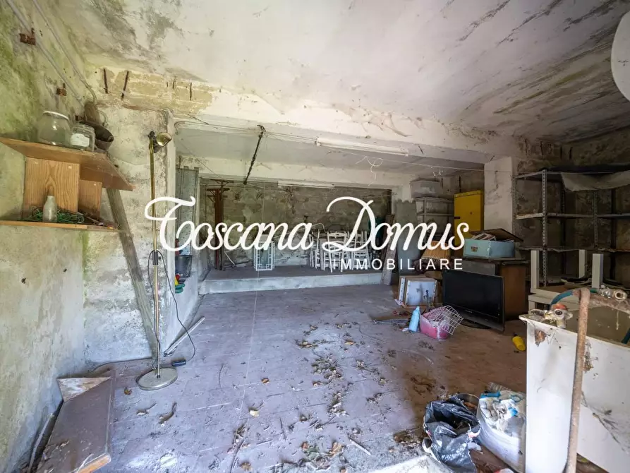 Immagine 20 di Casa colonica in vendita  a Cortona