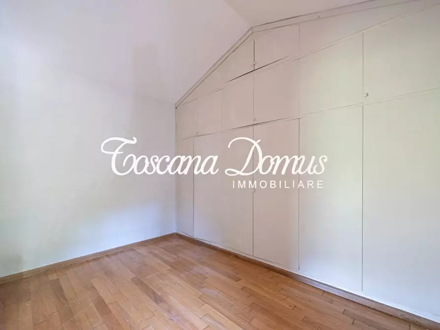 Immagine 26 di Casa colonica in vendita  a Cortona