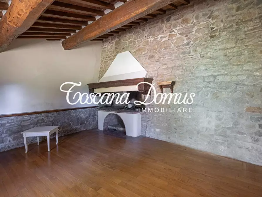 Immagine 14 di Casa colonica in vendita  a Cortona