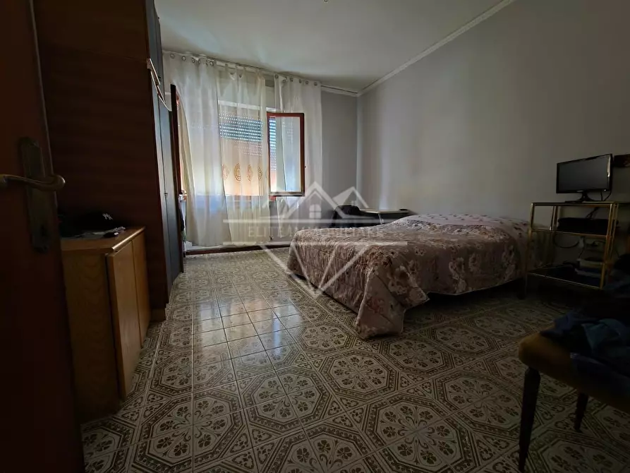 Immagine 4 di Appartamento in vendita  a Carrara
