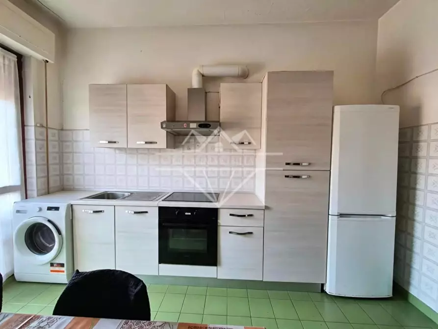 Immagine 2 di Appartamento in vendita  a Carrara