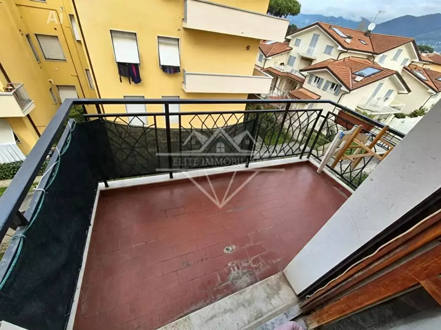 Immagine 13 di Appartamento in vendita  a Carrara