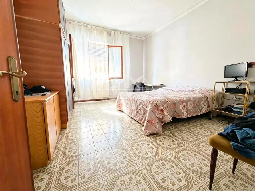 Immagine 10 di Appartamento in vendita  a Carrara