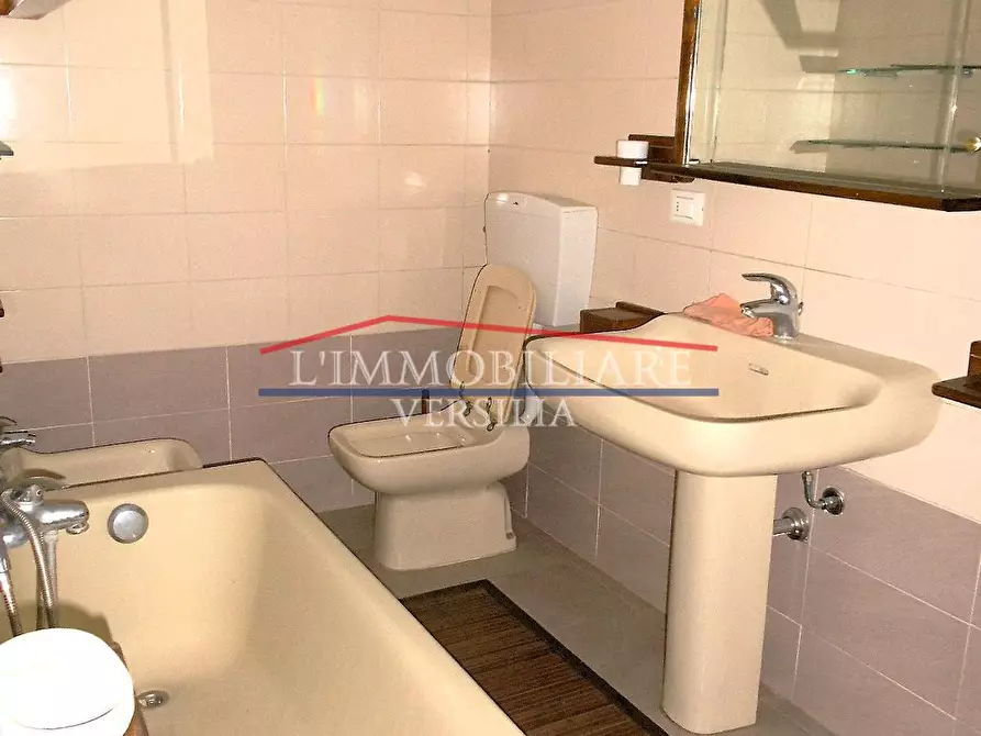 Immagine 43 di Casa semindipendente in vendita  a Massa