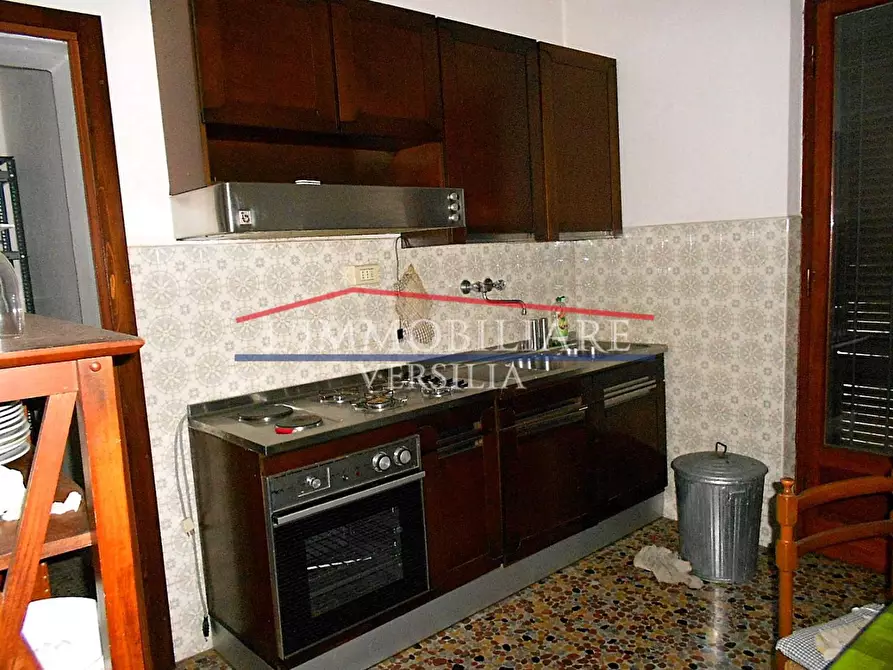 Immagine 3 di Casa semindipendente in vendita  a Massa