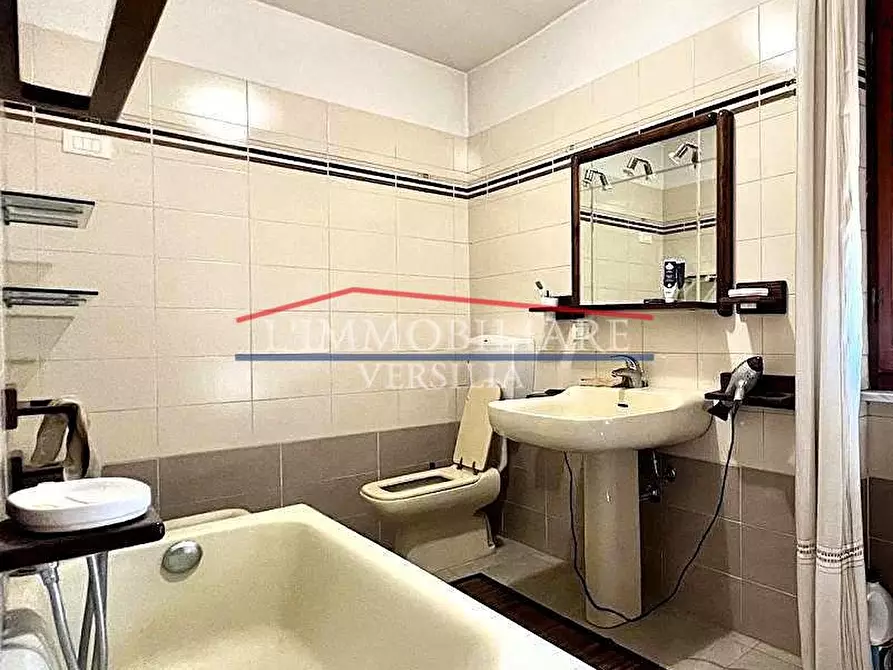 Immagine 38 di Casa semindipendente in vendita  a Massa