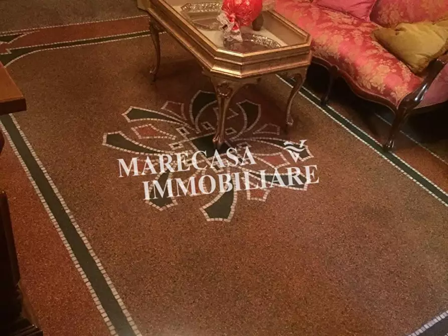 Immagine 13 di Immobile di prestigio in vendita  a Carrara