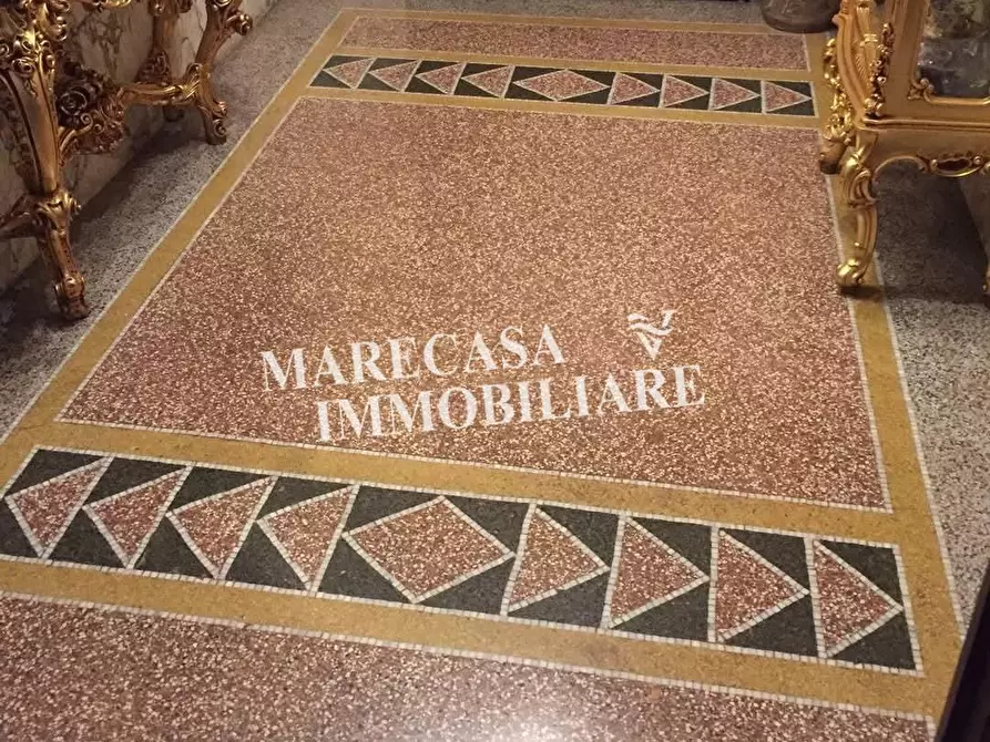 Immagine 2 di Immobile di prestigio in vendita  a Carrara