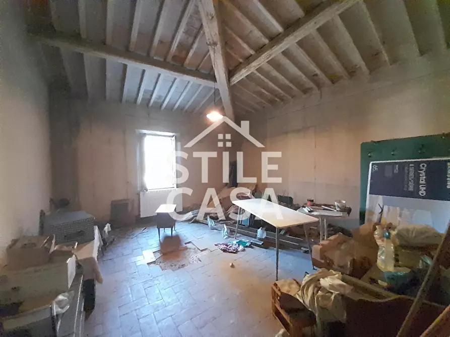 Immagine 27 di Casa colonica in vendita  a Altopascio