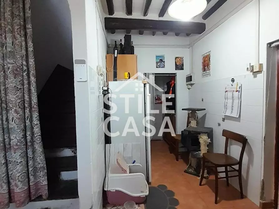 Immagine 10 di Casa colonica in vendita  a Altopascio