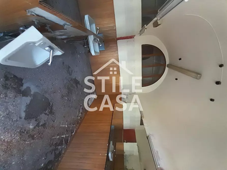 Immagine 10 di Locale commerciale in vendita  a Fucecchio