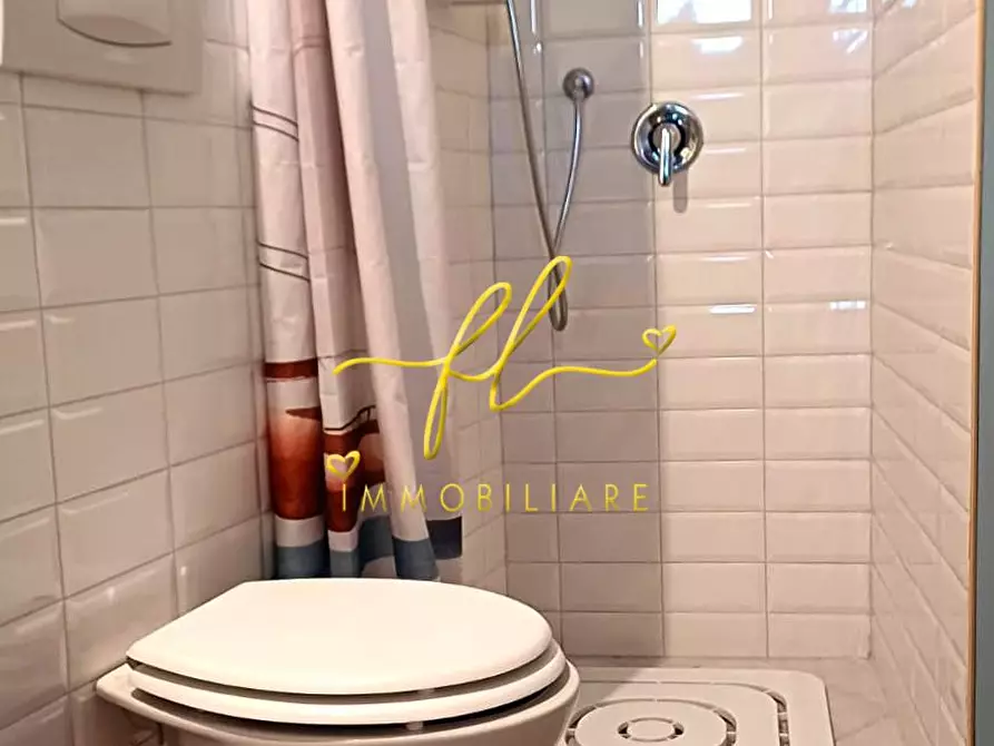 Immagine 7 di Appartamento in vendita  a Rosignano Marittimo