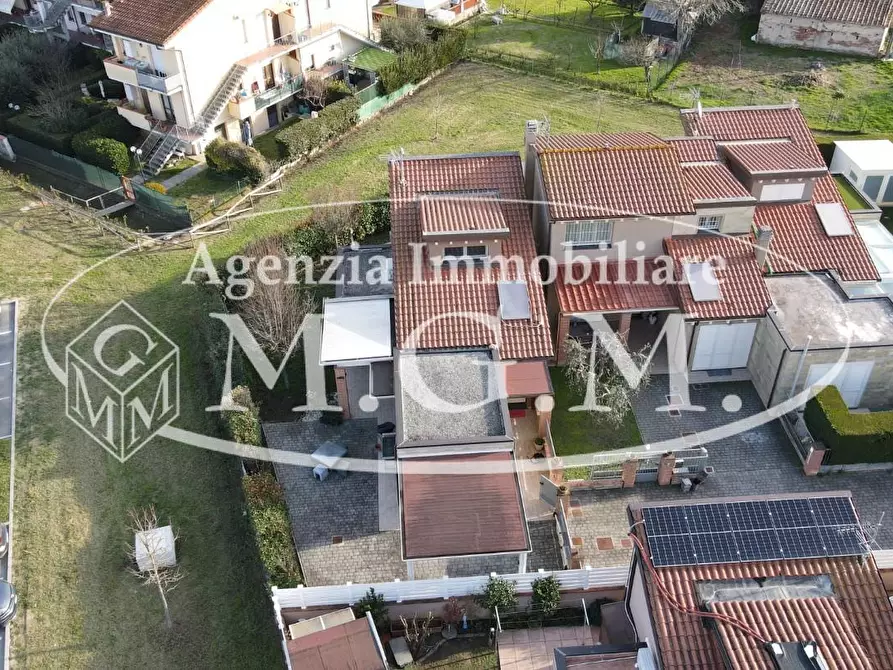 Immagine 45 di Villetta a schiera in vendita  a Calcinaia