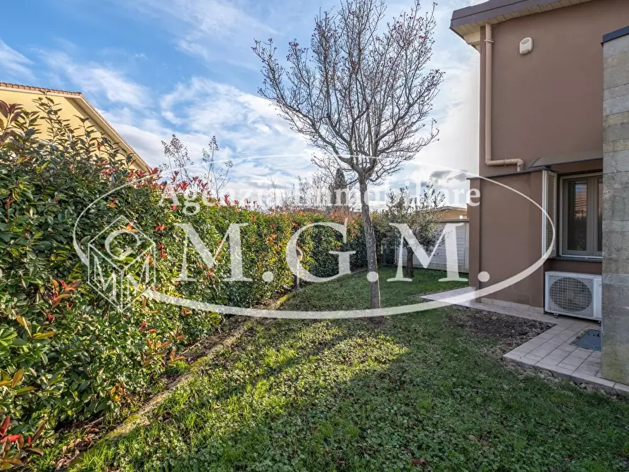 Immagine 7 di Villetta a schiera in vendita  a Calcinaia